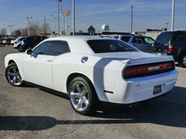 Dodge Challenger 2012 photo 3