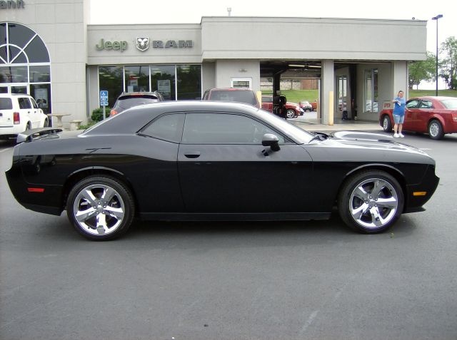 Dodge Challenger 2012 photo 8