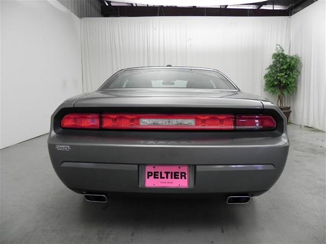 Dodge Challenger 2012 photo 3