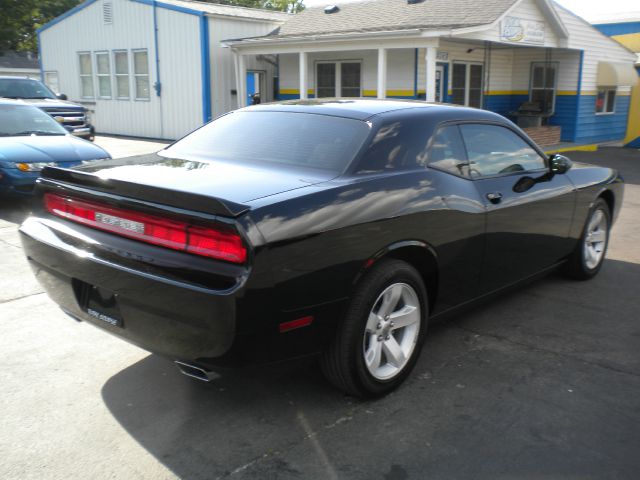 Dodge Challenger 2013 photo 16