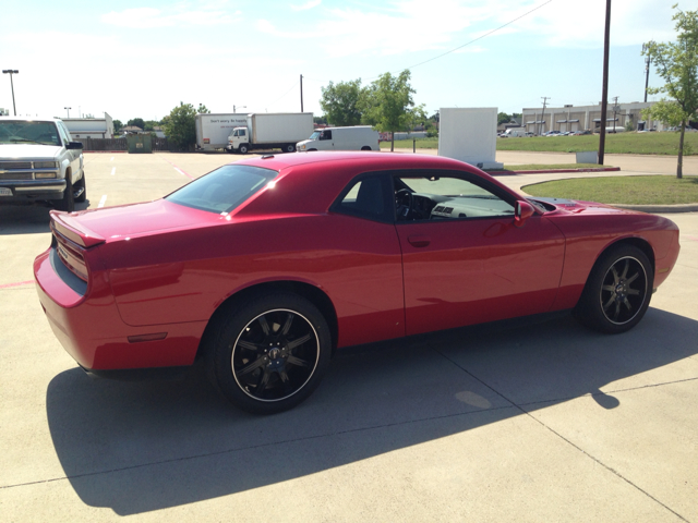 Dodge Challenger 2013 photo 17