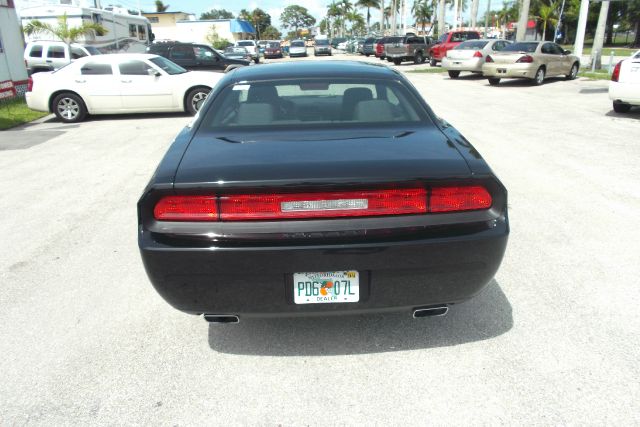 Dodge Challenger 2013 photo 2