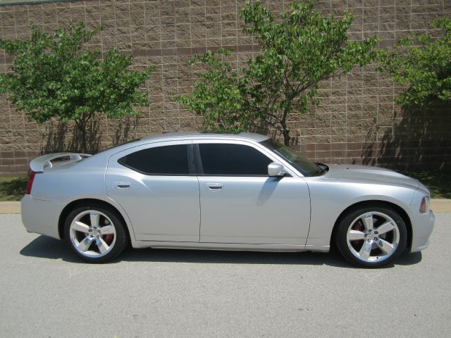 Dodge Charger XLS 4WD Sedan