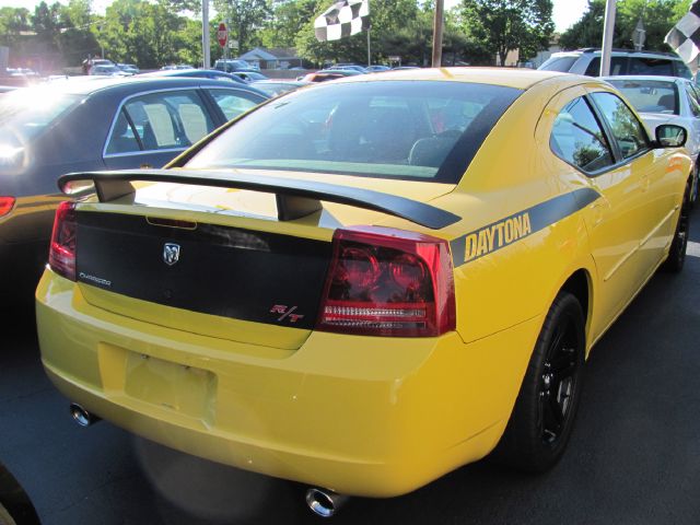 Dodge Charger QUAD CAB CREW Sedan