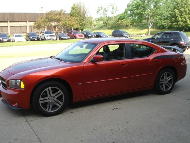 Dodge Charger QUAD CAB CREW Sedan