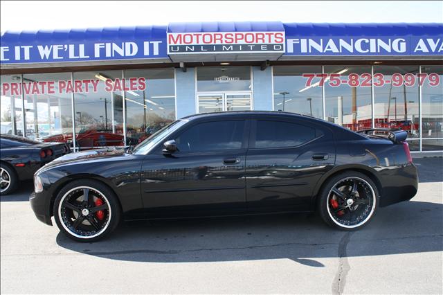 Dodge Charger XLS 4WD Sedan