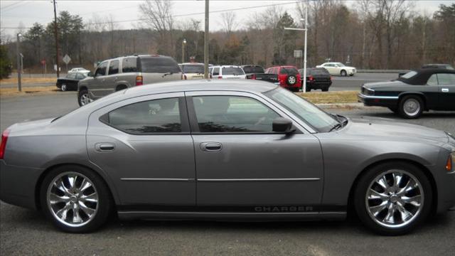 Dodge Charger 5.6S Sedan