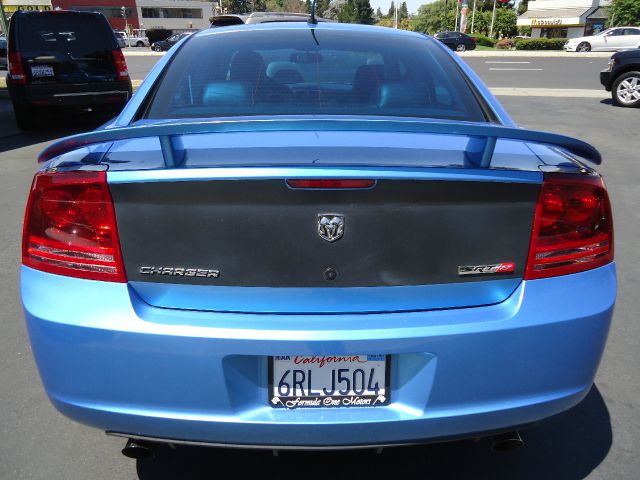 Dodge Charger XLS 4WD Sedan