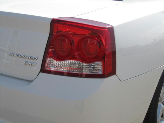 Dodge Charger 2010 photo 2