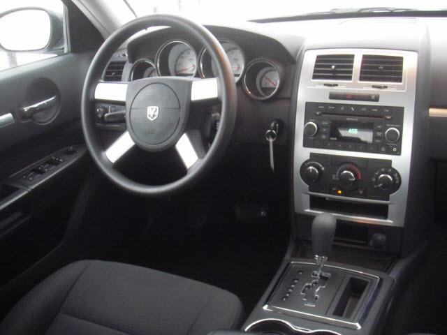 Dodge Charger 2010 photo 2