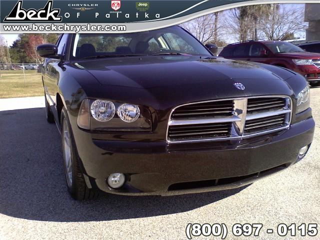 Dodge Charger 4dr Quad Cab 160.5 WB 4WD SLT Sedan