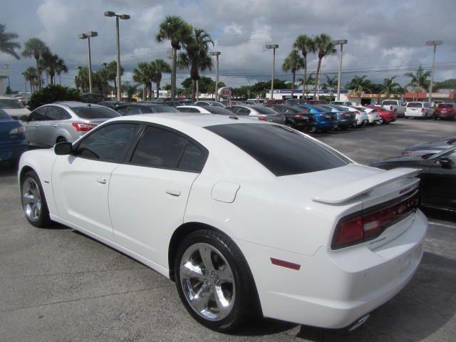 Dodge Charger 2011 photo 3