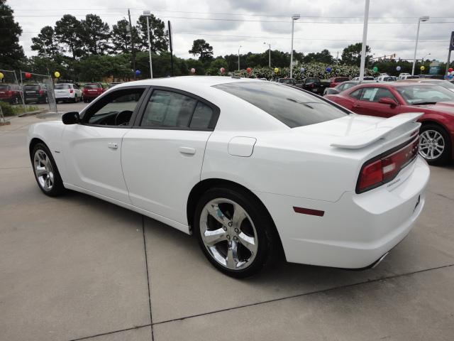 Dodge Charger 2011 photo 2