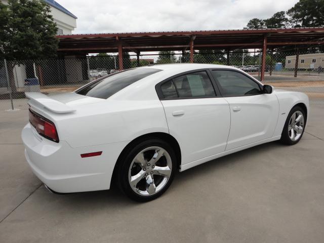 Dodge Charger 2011 photo 3