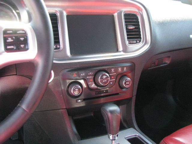 Dodge Charger 2011 photo 10