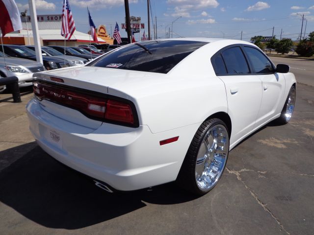 Dodge Charger 2011 photo 2