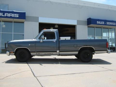 Dodge D100 Pickup 1988 photo 1