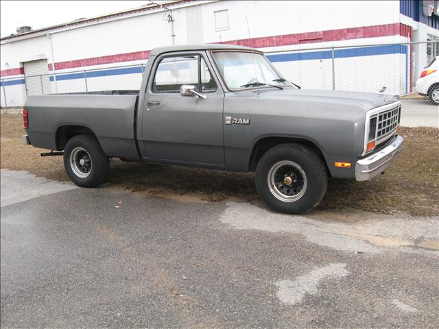 Dodge D150 Pickup 14 Box MPR Pickup