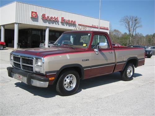 Dodge D150 Pickup 1992 photo 1