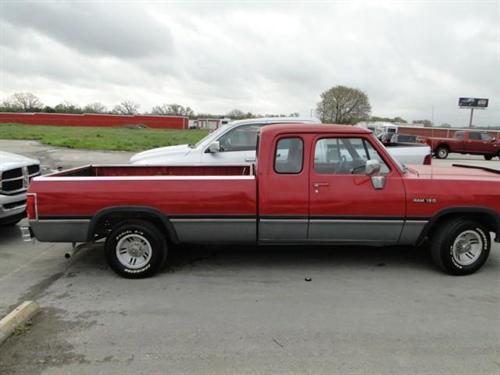 Dodge D150 Pickup 1992 photo 3