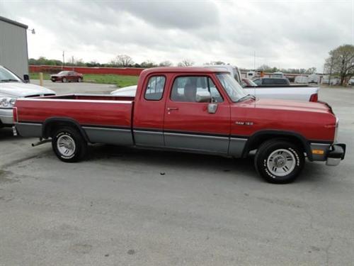 Dodge D150 Pickup 1992 photo 1