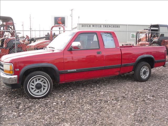 Dodge Dakota Base Pickup