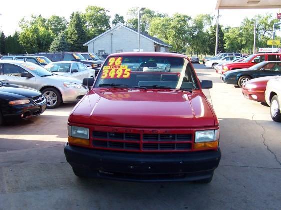 Dodge Dakota Base Pickup