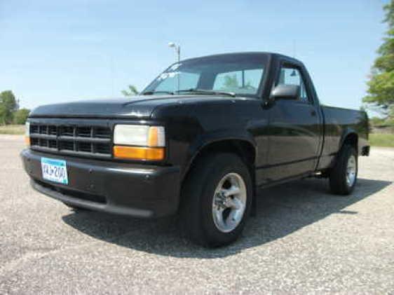 Dodge Dakota Base Pickup