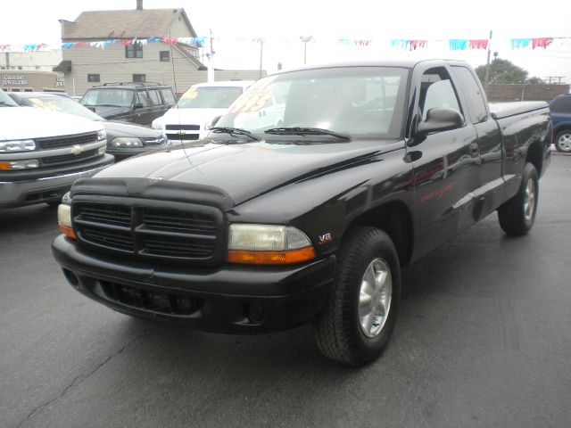 Dodge Dakota Premier 4x4 SUV Pickup Truck