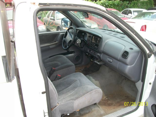 Dodge Dakota 1999 photo 2