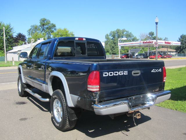 Dodge Dakota 4X4 Premier (roof) Pickup Truck