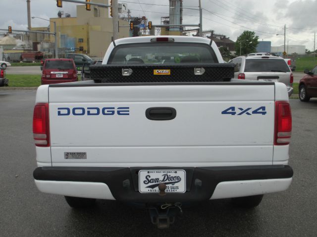 Dodge Dakota 2000 photo 16