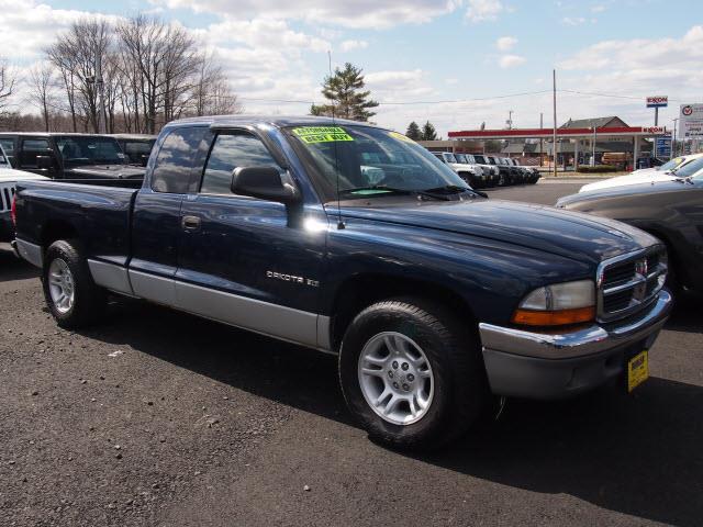 Dodge Dakota SLT Pickup Truck