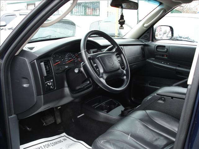 Dodge Dakota SLT Pickup