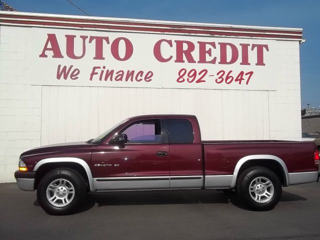 Dodge Dakota SLT 4-door 4WD Pickup Truck