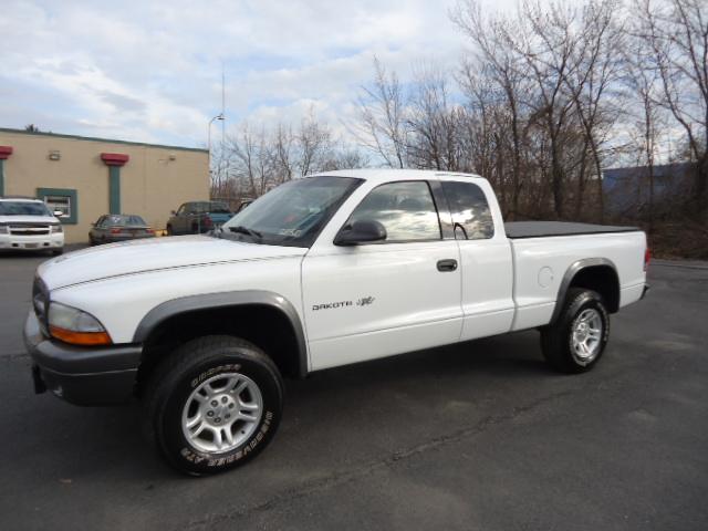 Dodge Dakota Base Pickup