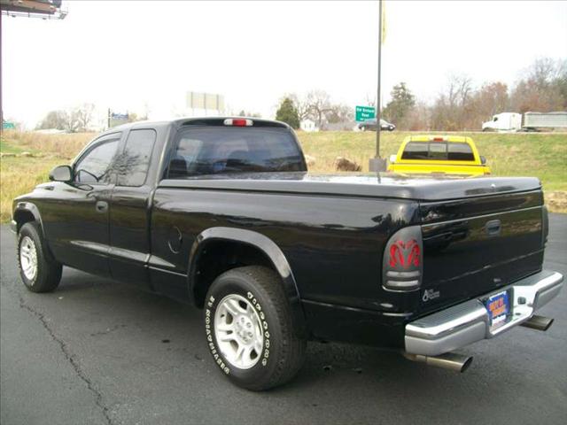 Dodge Dakota 2003 photo 2