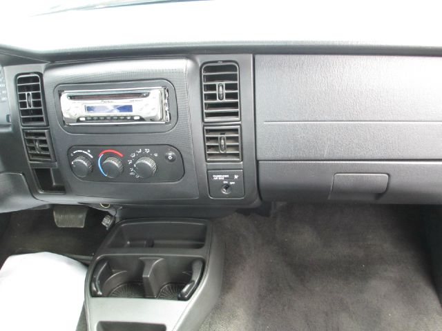 Dodge Dakota 2003 photo 10