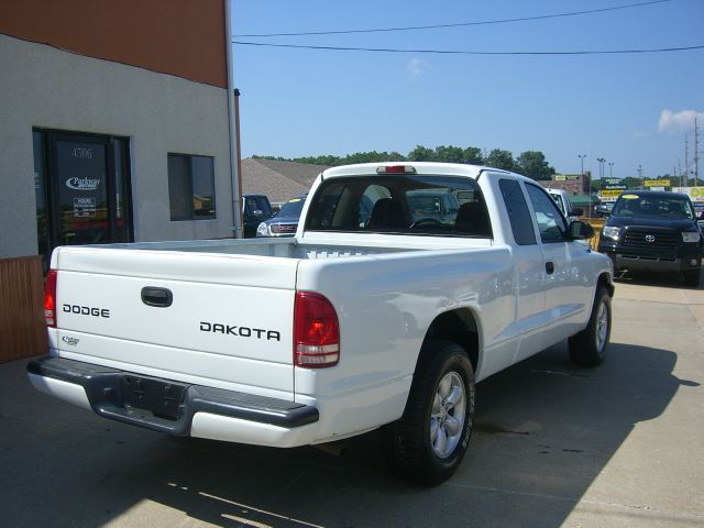 Dodge Dakota L300 2 4DR SDN Pickup Truck