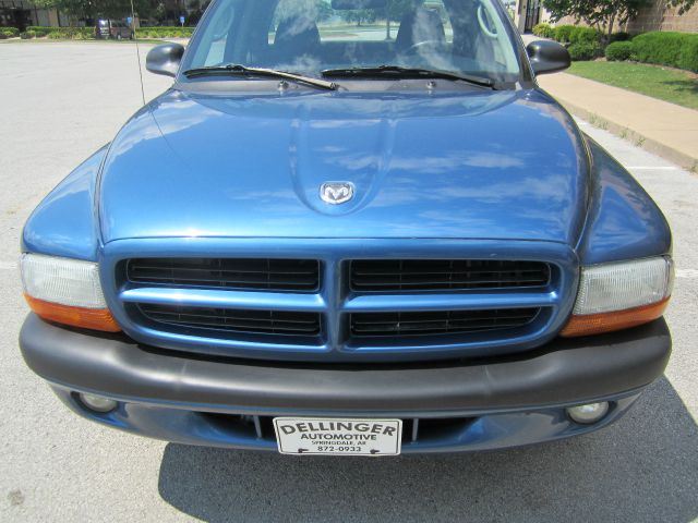 Dodge Dakota L300 2 4DR SDN Pickup Truck