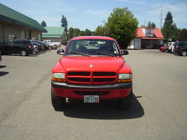 Dodge Dakota 4dr LX 4WD Auto Pickup Truck