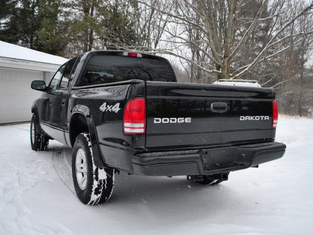 Dodge Dakota 2004 photo 2