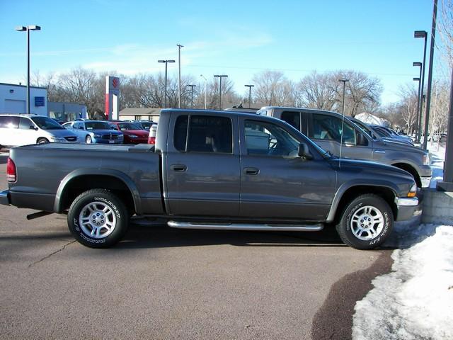 Dodge Dakota SLT Pickup