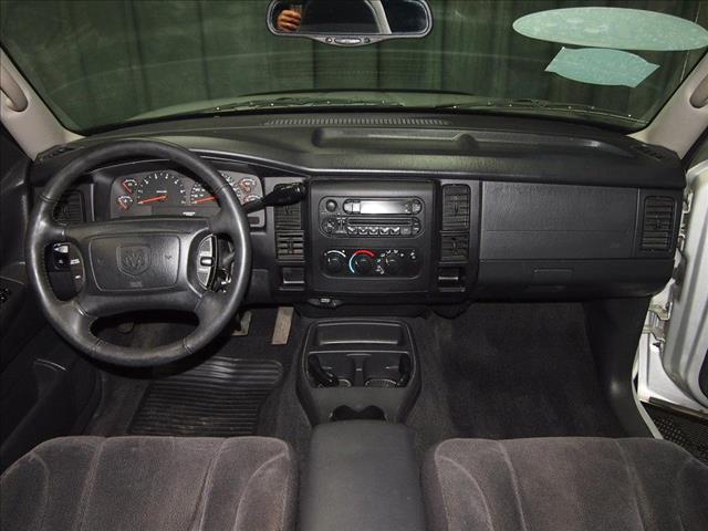 Dodge Dakota 2004 photo 9