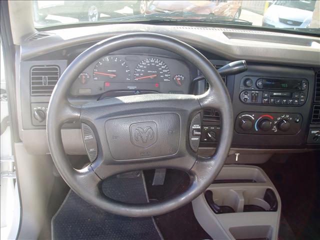 Dodge Dakota 2004 photo 2