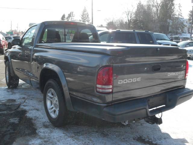 Dodge Dakota Base Pickup