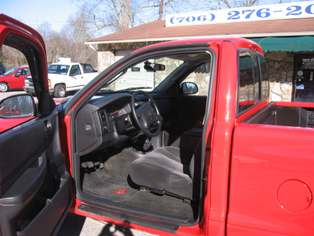 Dodge Dakota 2004 photo 2