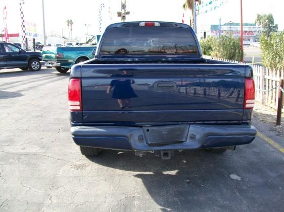 Dodge Dakota 2004 photo 3