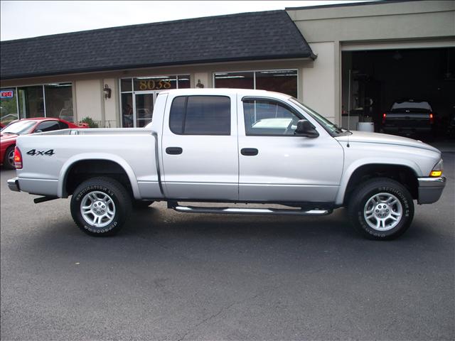 Dodge Dakota SLT Pickup