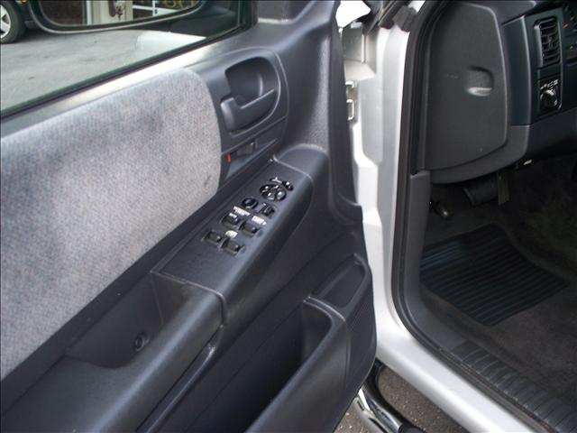 Dodge Dakota 2004 photo 1